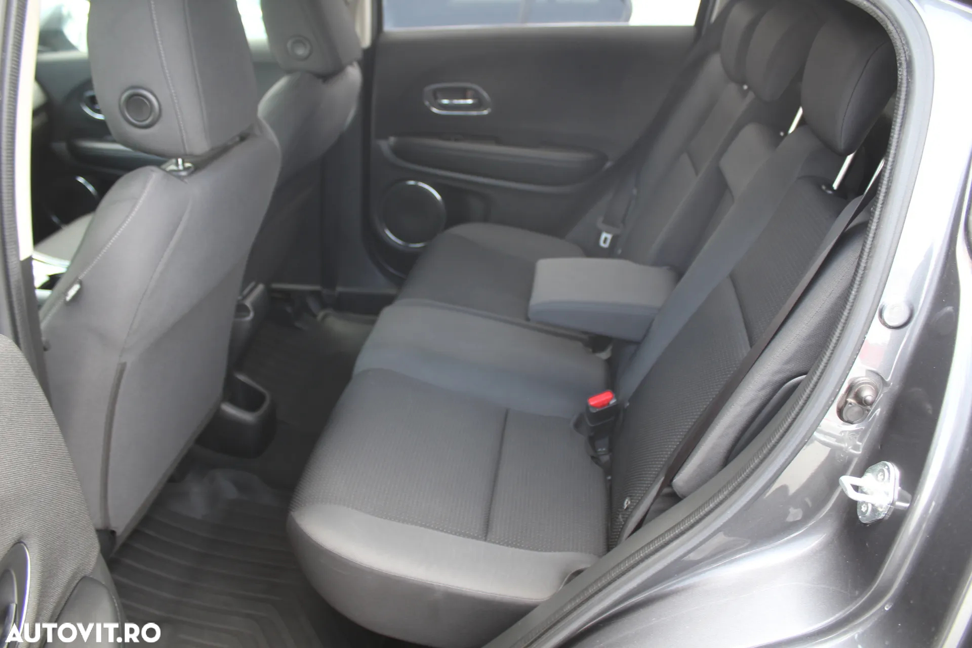 Honda HR-V 1.5 i-VTEC 4x2 CVT Elegance - 15