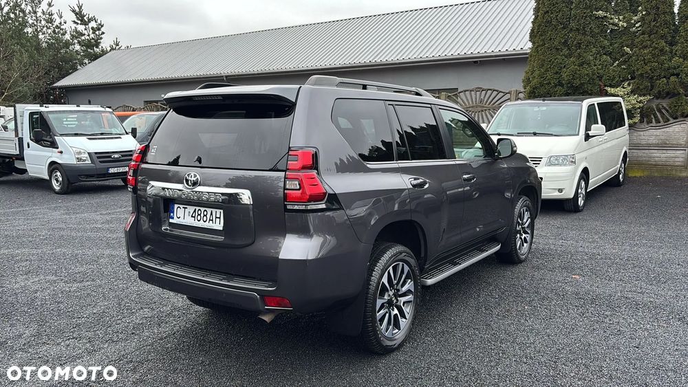 Toyota Land Cruiser LC 2.8 D-4D Prestige - 32