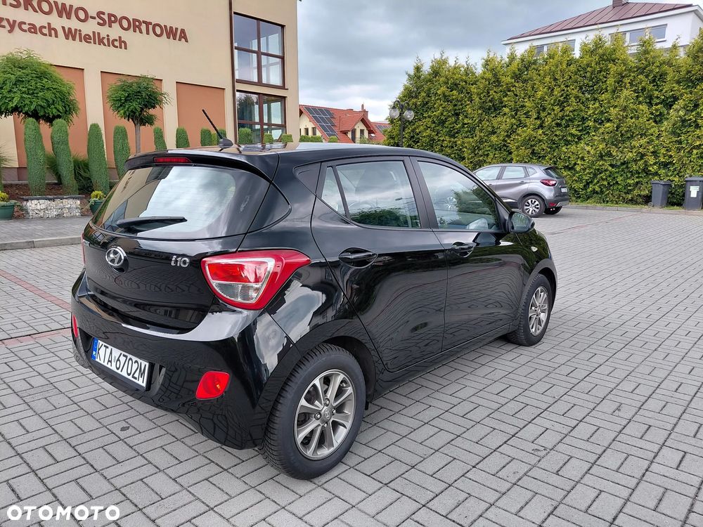 Hyundai i10 1.0 Fifa World Cup Edition - 19
