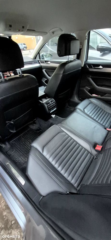 Volkswagen Passat 2.0 TDI BMT 4Mot Highline DSG - 17