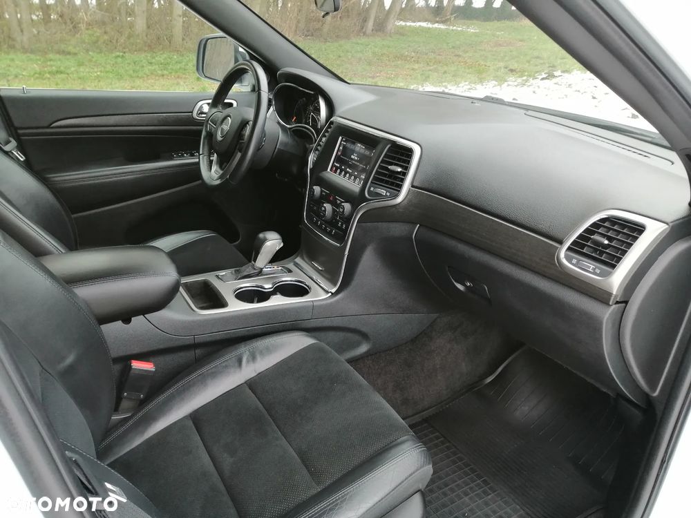 Jeep Grand Cherokee - 11