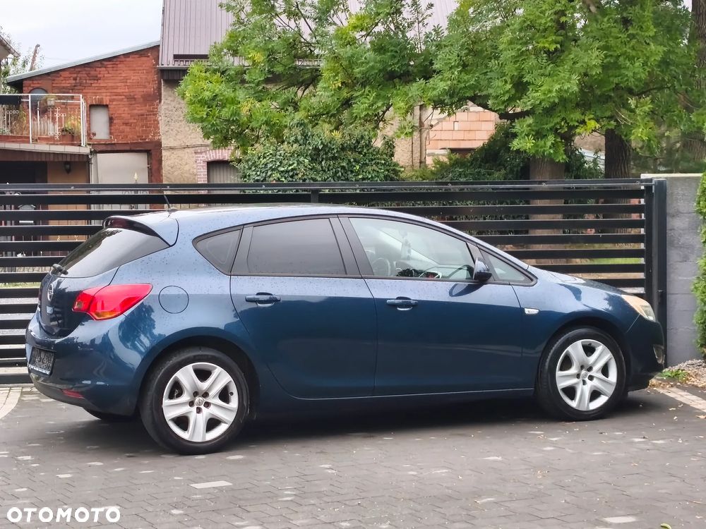 Opel Astra 1.6 Exklusiv - 22