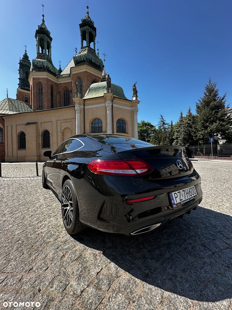 Mercedes-Benz Klasa C 300 9G-TRONIC - 11