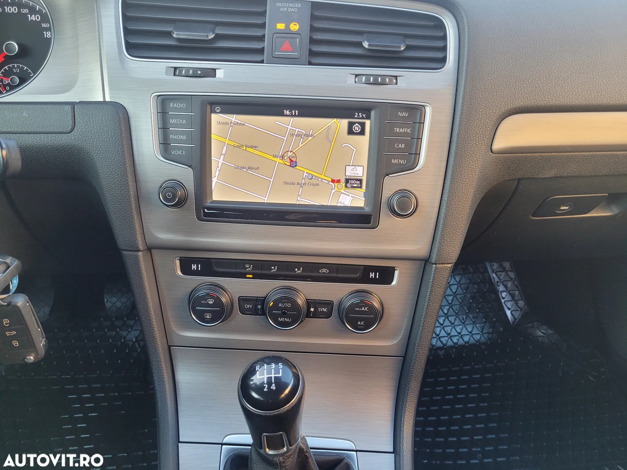 Volkswagen Golf Variant 1.6 TDI BlueMotion Technology Comfortline - 14