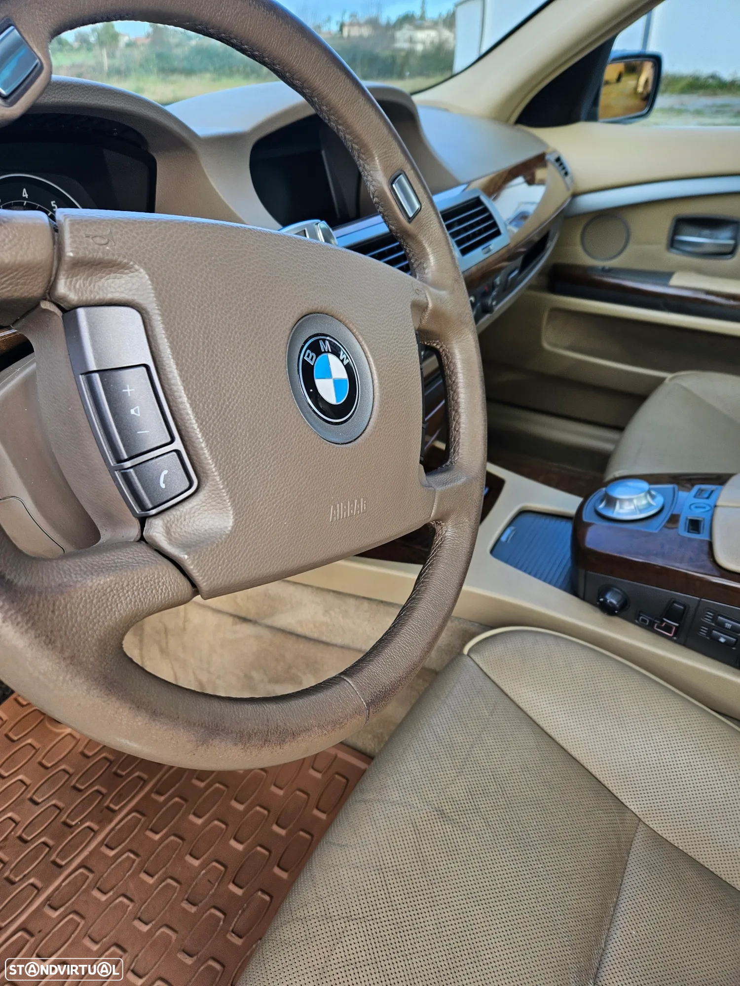 BMW 745 iA - 10