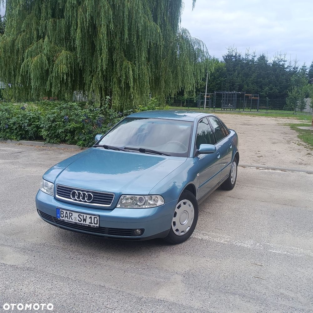 Audi A4 Limousine 1.8 - 7