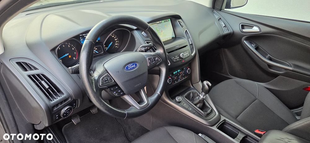 Ford Focus 1.0 EcoBoost Titanium - 28