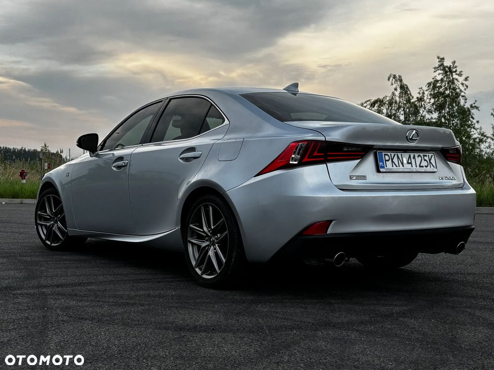 Lexus IS 200t Sport Line - 4