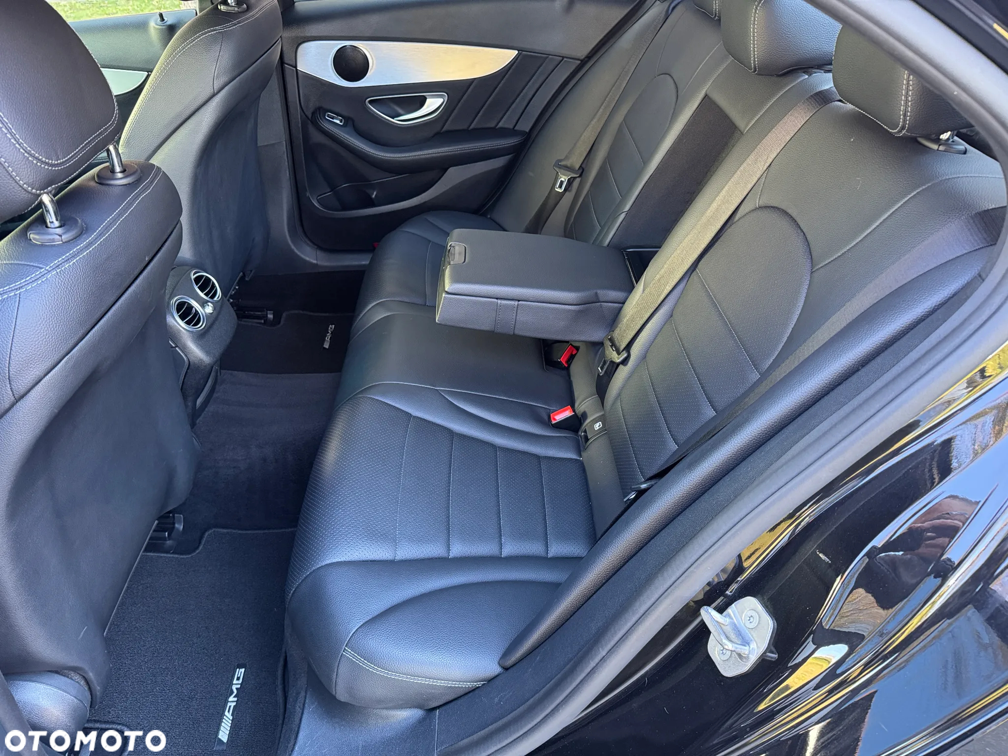 Mercedes-Benz Klasa C 180 (BlueTEC) d 7G-TRONIC AMG Line - 29