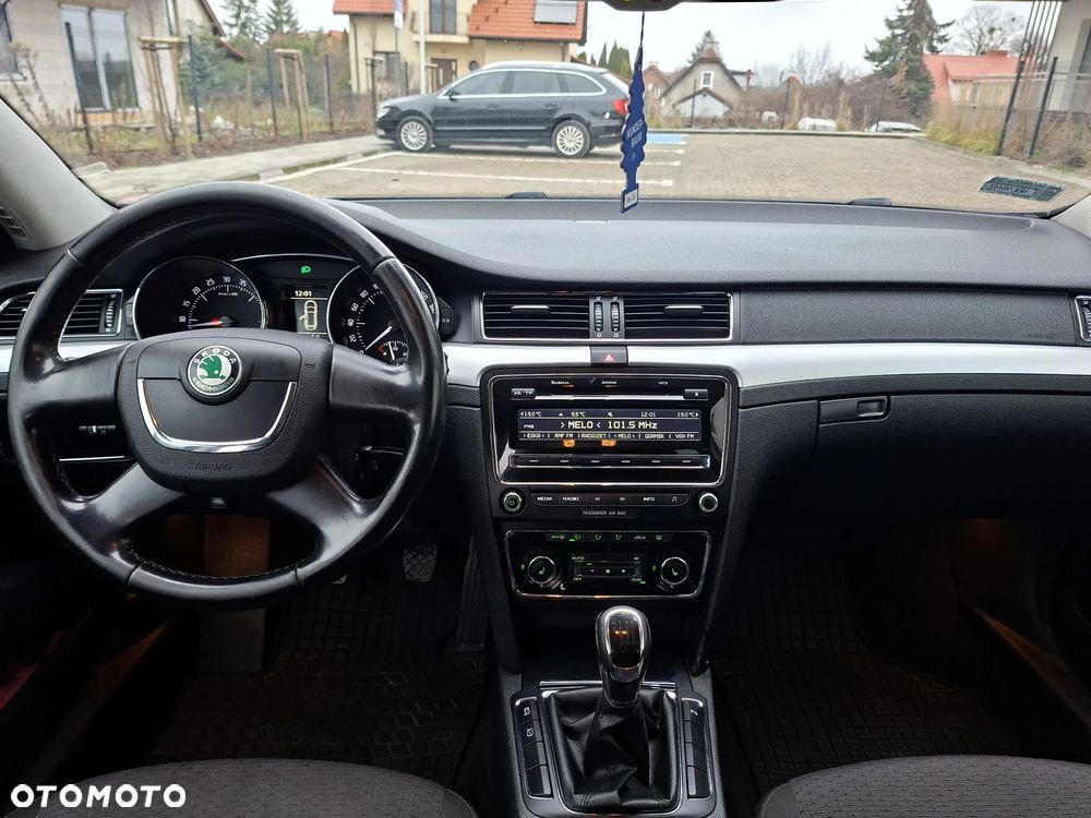 Skoda Superb 2.0 TDI PD Comfort - 6