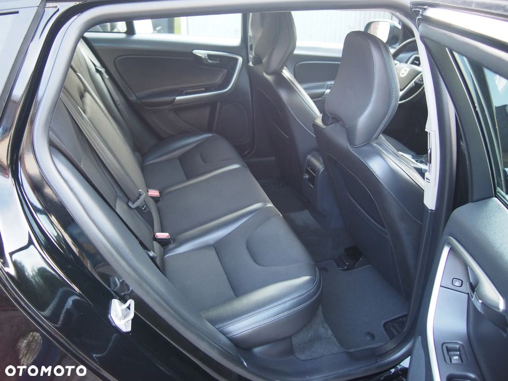 Volvo V60 D2 Edition - 12