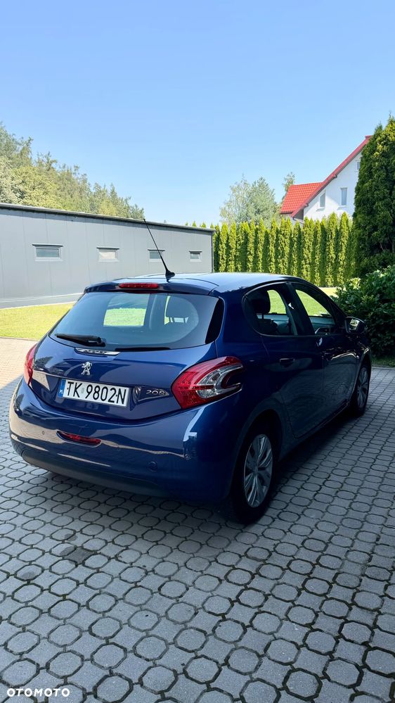 Peugeot 208 - 11