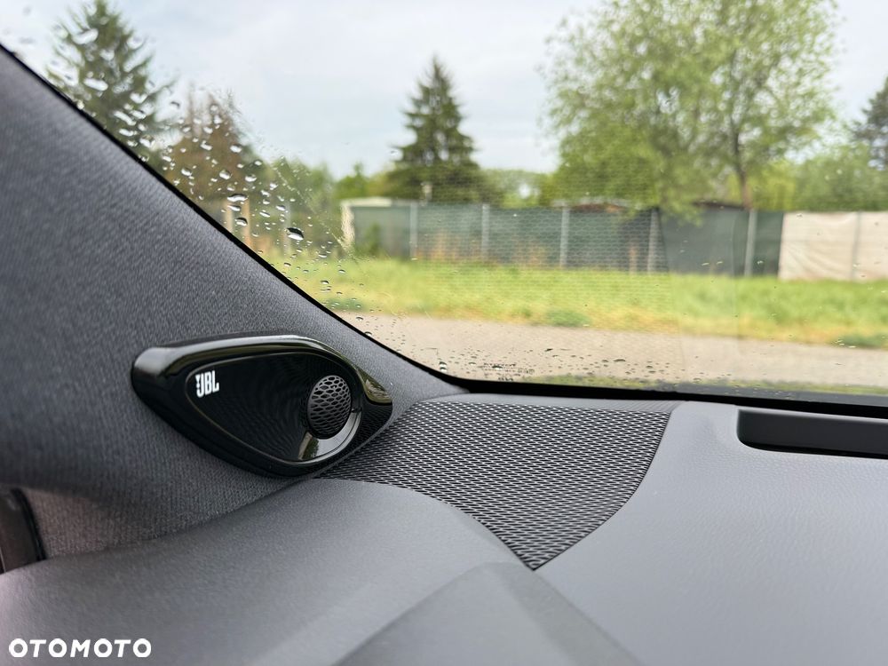 Toyota Corolla 2.0 Hybrid Executive - 18