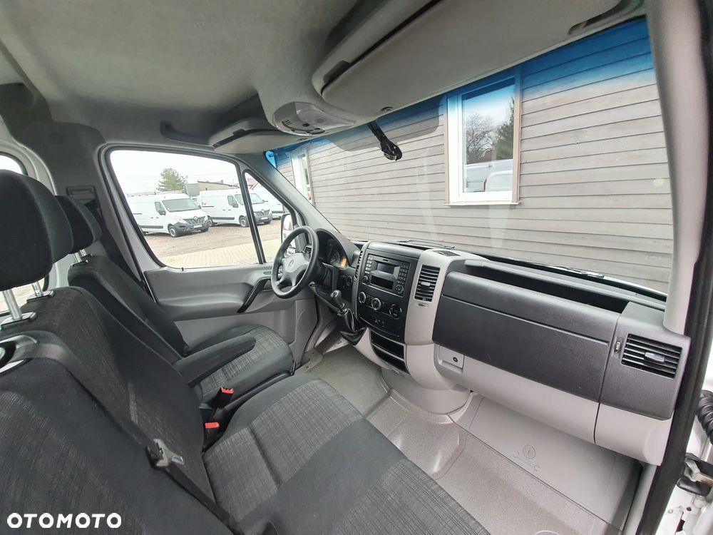Mercedes-Benz Sprinter - 16