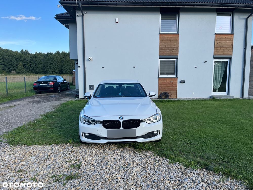 BMW Seria 3 316d - 13