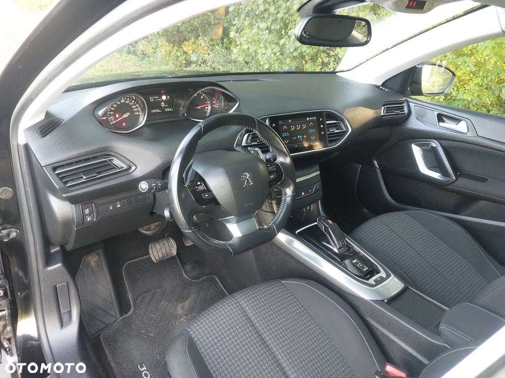 Peugeot 308 - 23