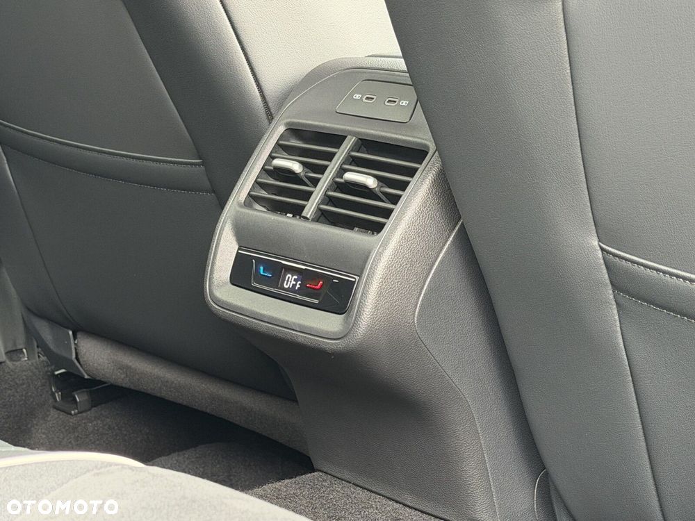 Volkswagen Passat Variant 1.5 TSI EVO Business DSG - 18
