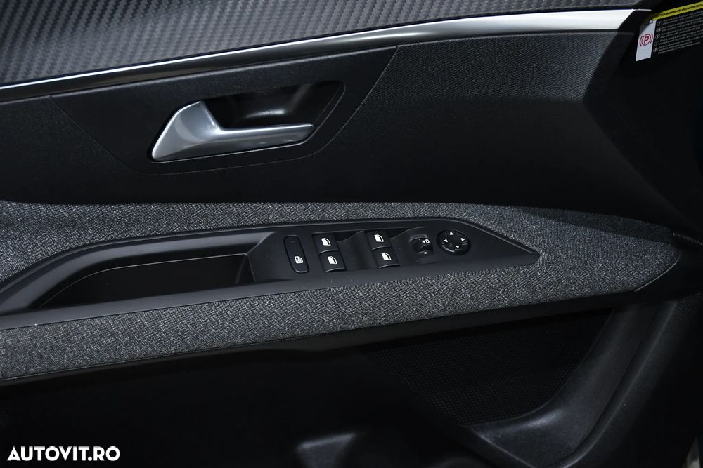 Peugeot 3008 1.2 PureTech Turbo S&S EAT8 Allure - 35