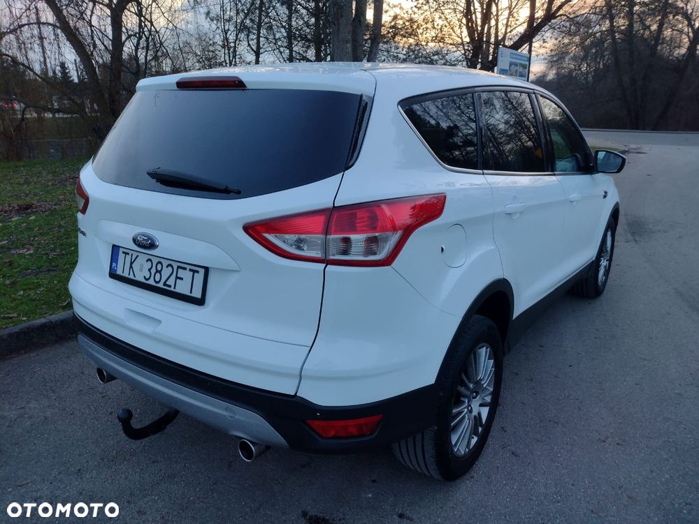 Ford Kuga 2.0 TDCi 2x4 Titanium - 12