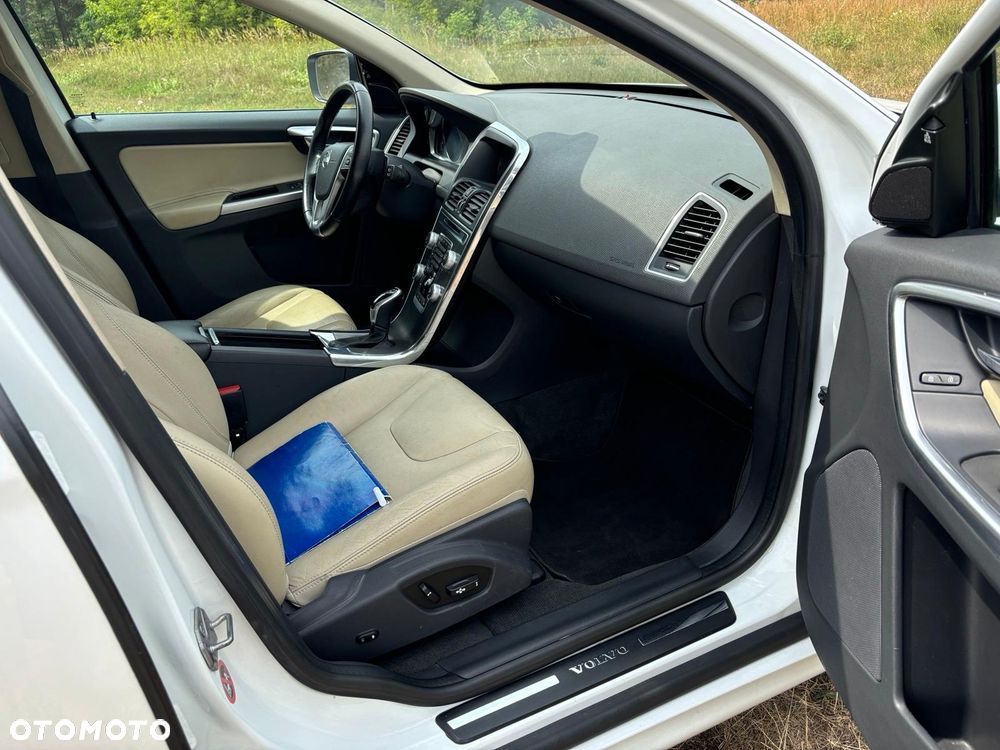 Volvo XC 60 T6 AWD Drive-E Momentum - 13