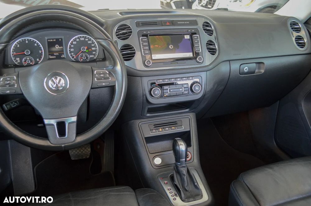 Volkswagen Tiguan 2.0 TDI DPF 4Motion BlueMotion Technology DSG Lounge Sport & Style - 22