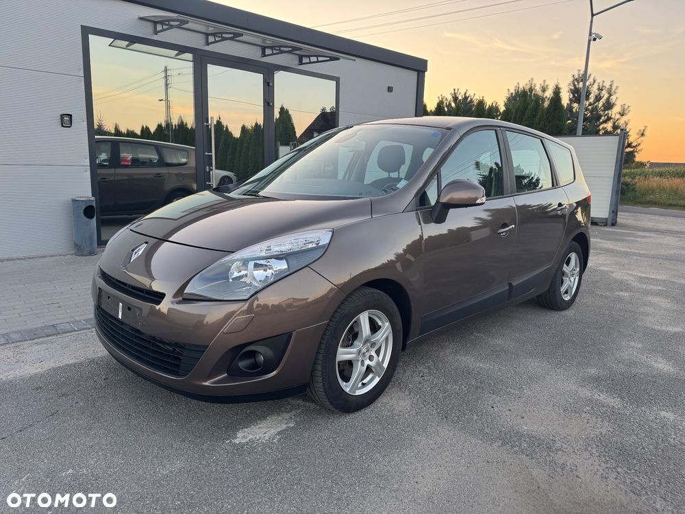 Renault Grand Scenic - 1