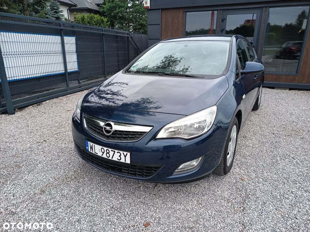 Opel Astra 1.6 Automatik Edition - 1