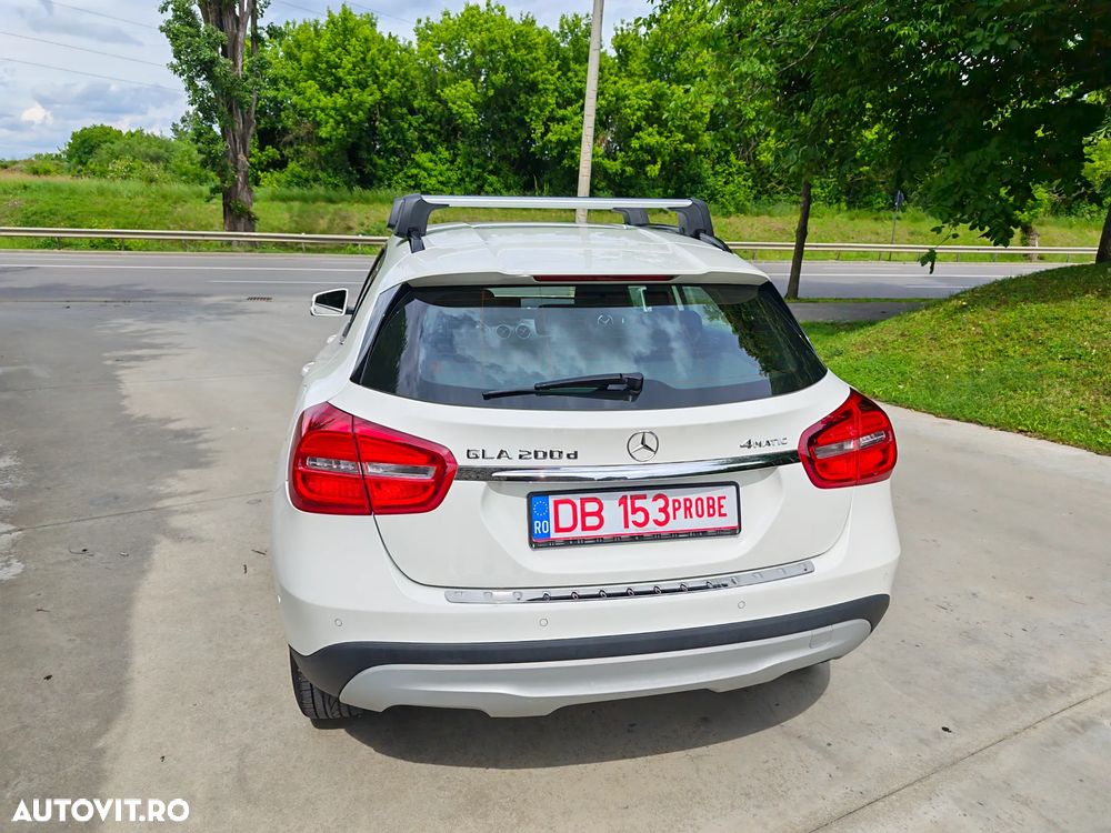 Mercedes-Benz GLA 200 (CDI) d 4Matic 7G-DCT Urban - 15
