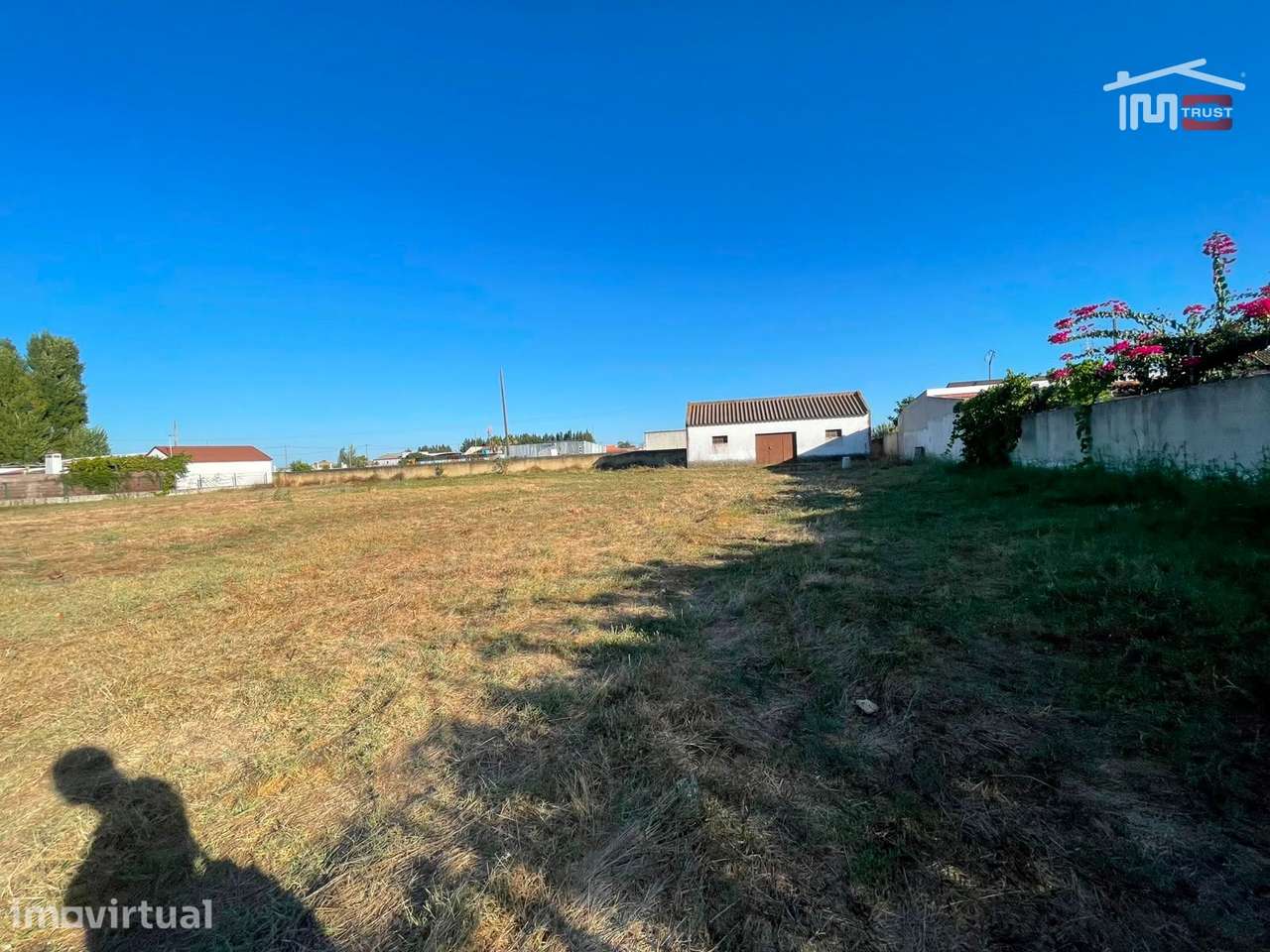 Terreno Urbano 2.500 m² com Armazém e Viabilidade para 2 Moradias e... - Grande imagem: 5/34