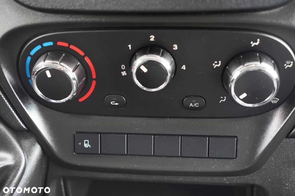 Iveco DAILY 35-140 / KONTENER / MANUAL / BLIŹNIAK / 2019 - 29