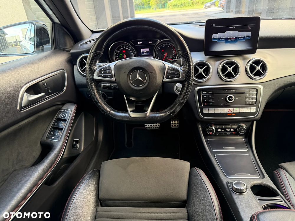 Mercedes-Benz GLA 220 4-Matic - 33