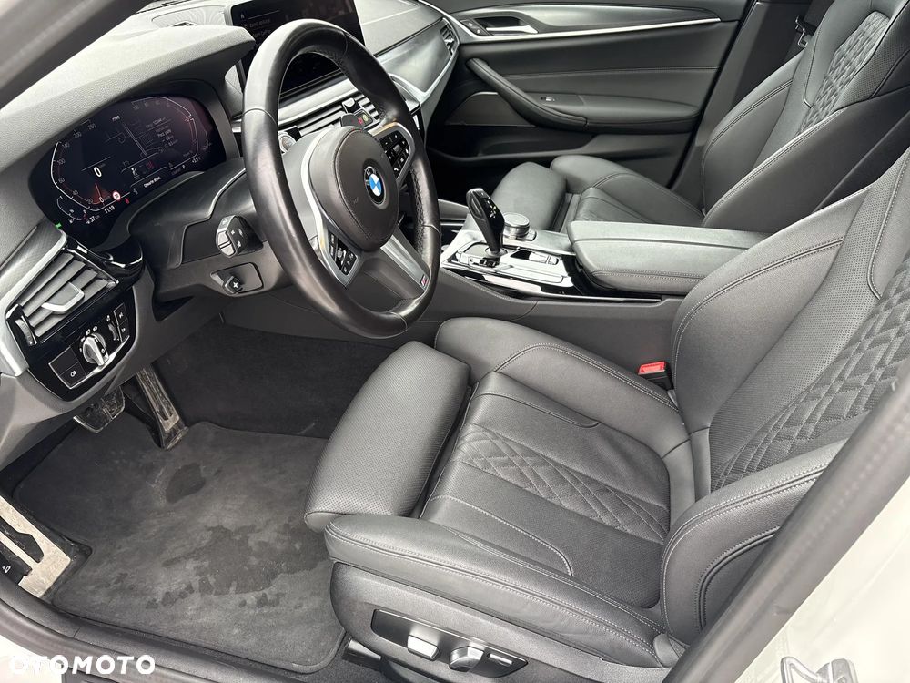 BMW Seria 5 530i xDrive mHEV M Sport sport - 11