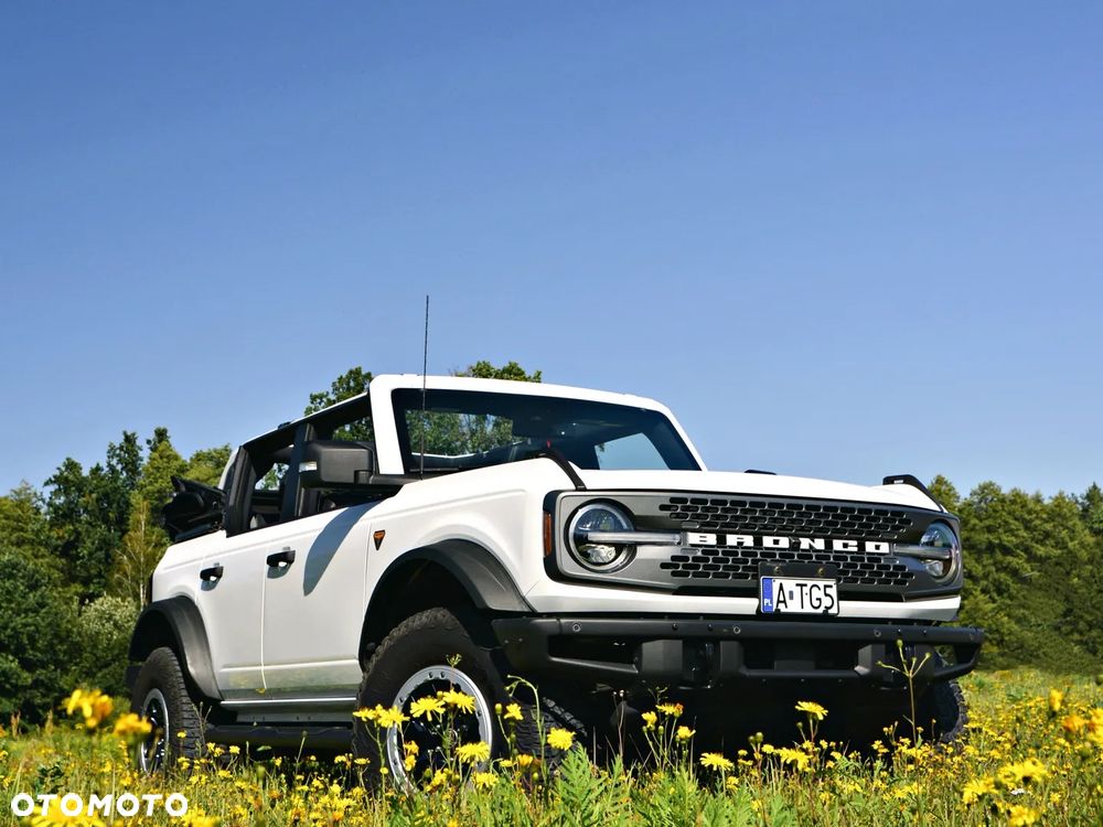 Ford Bronco - 4