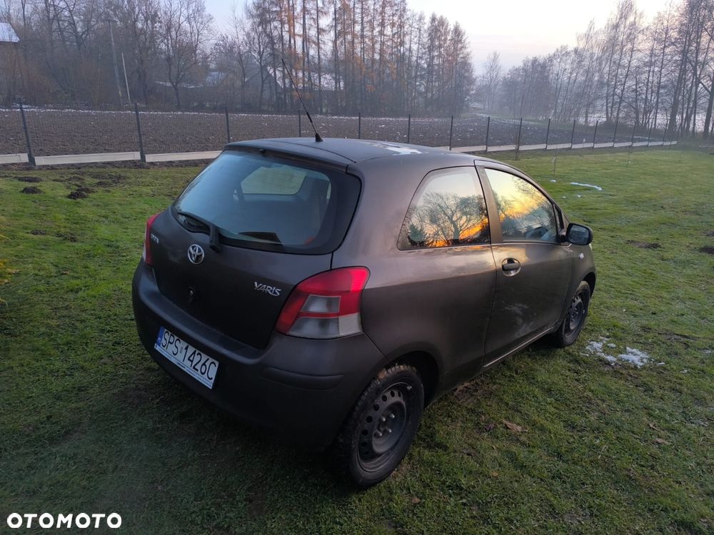 Toyota Yaris 1.0 VVT-i Luna - 4