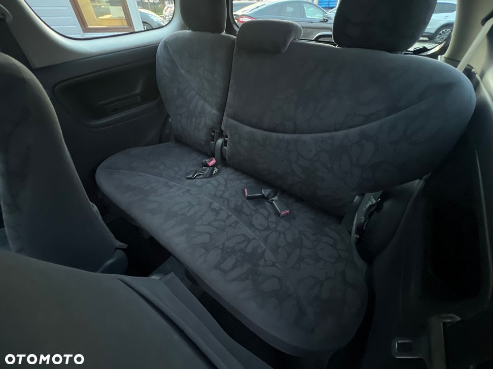 Toyota Yaris - 23