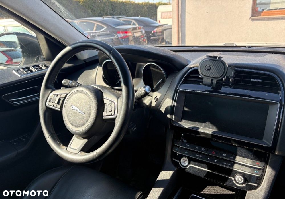 Jaguar F-Pace - 13