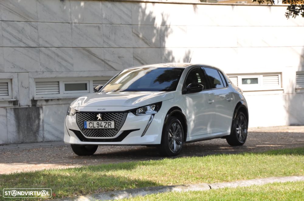 Peugeot e-208 E-Style - 11