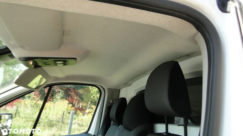 Renault Trafic - 16