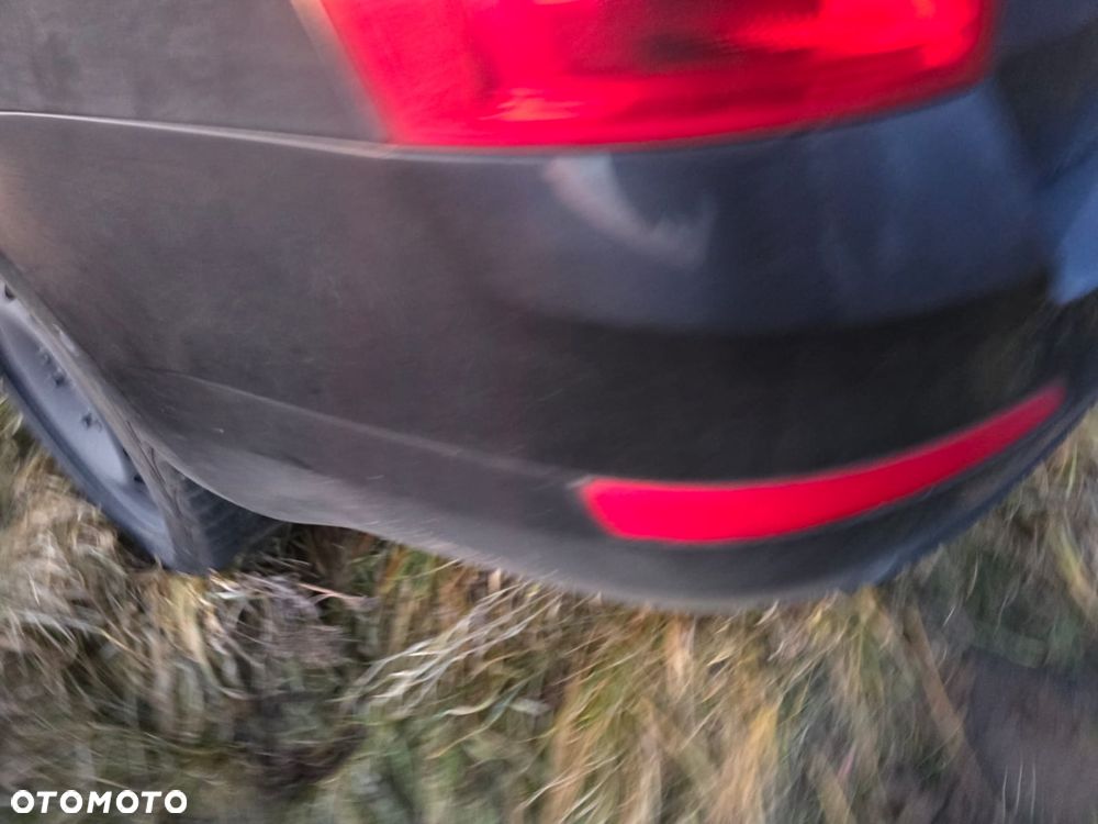 Zderzak  tył  skoda octavia  III  kombi  w  kolorze  LF9R - 1