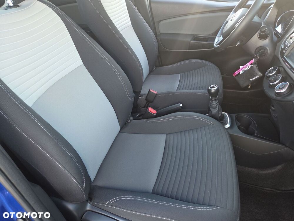 Toyota Yaris - 10