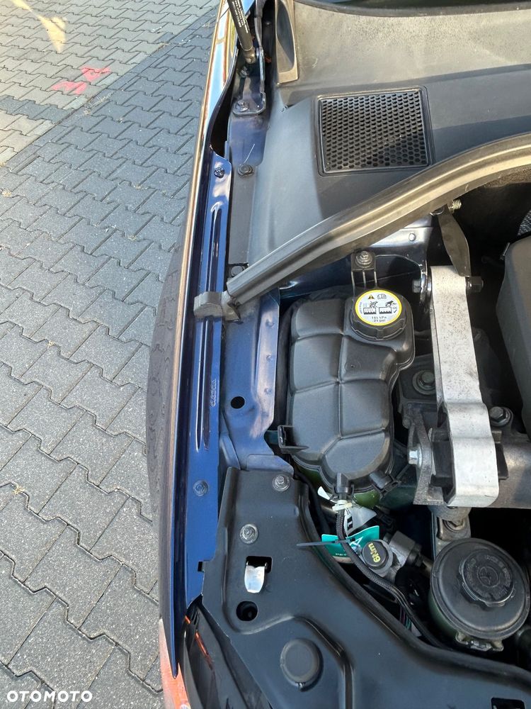 Volvo V70 D3 Ocean Race - 35