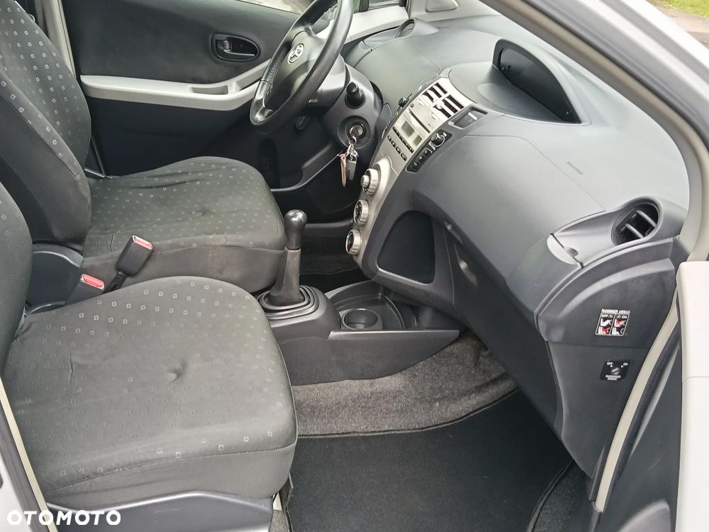Toyota Yaris 1.3 Luna A/C - 16