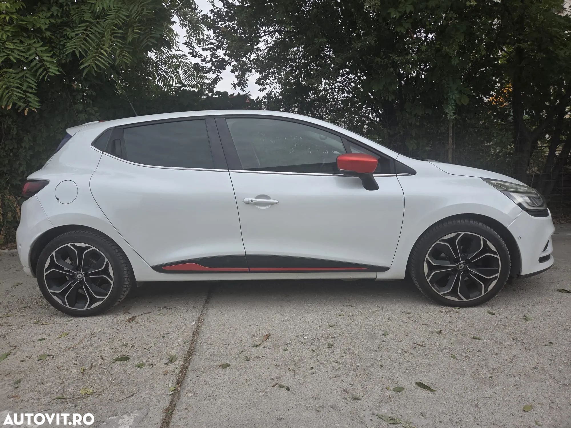 Renault Clio - 1