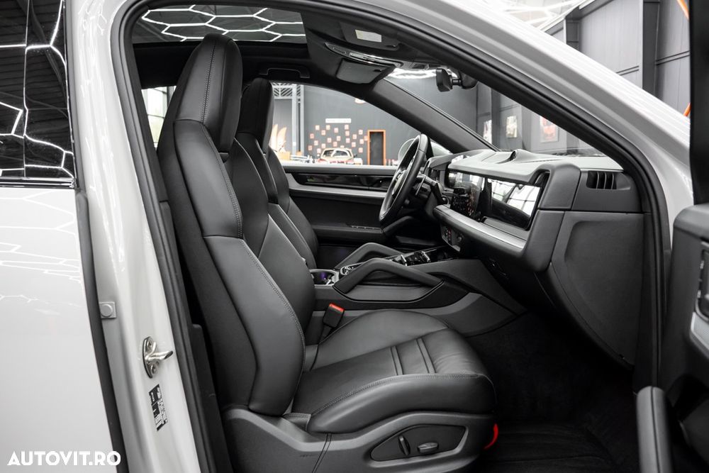 Porsche Cayenne Coupe Standard - 11
