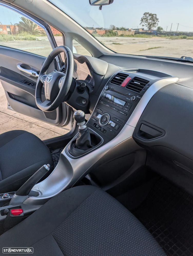 Toyota Auris 1.4 D-4D Comfort - 16