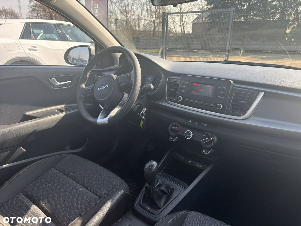 Kia Rio - 22