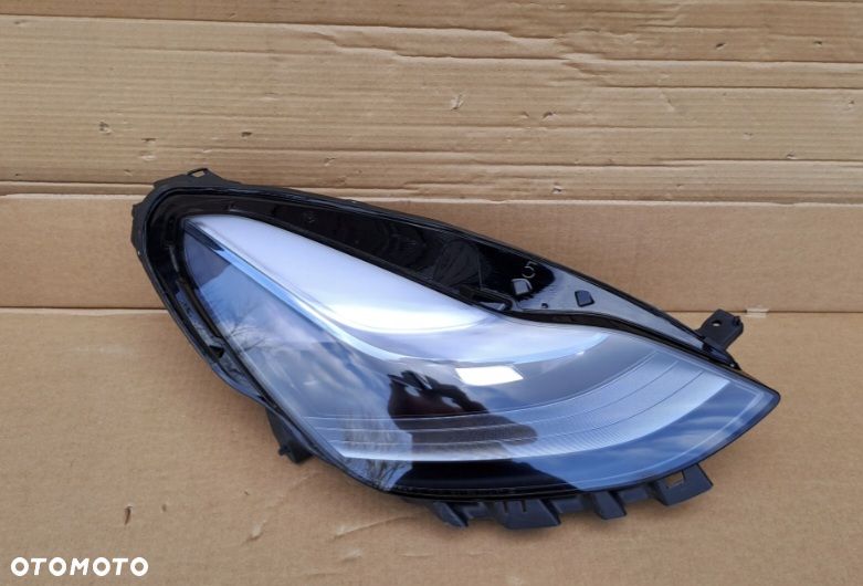 TESLA MODEL 3 LIFT PRAWA LAMPA PRAWY PRZÓD LED 1514953-10-E - 1