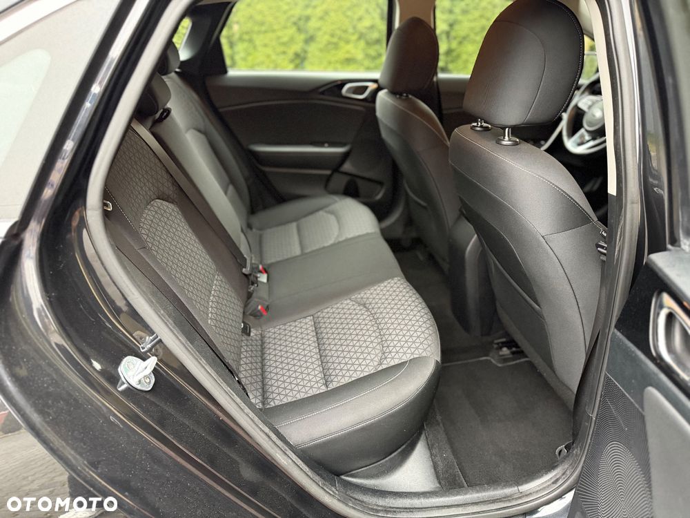 Kia Ceed 1.6 CRDi 136 ISG Spirit - 16