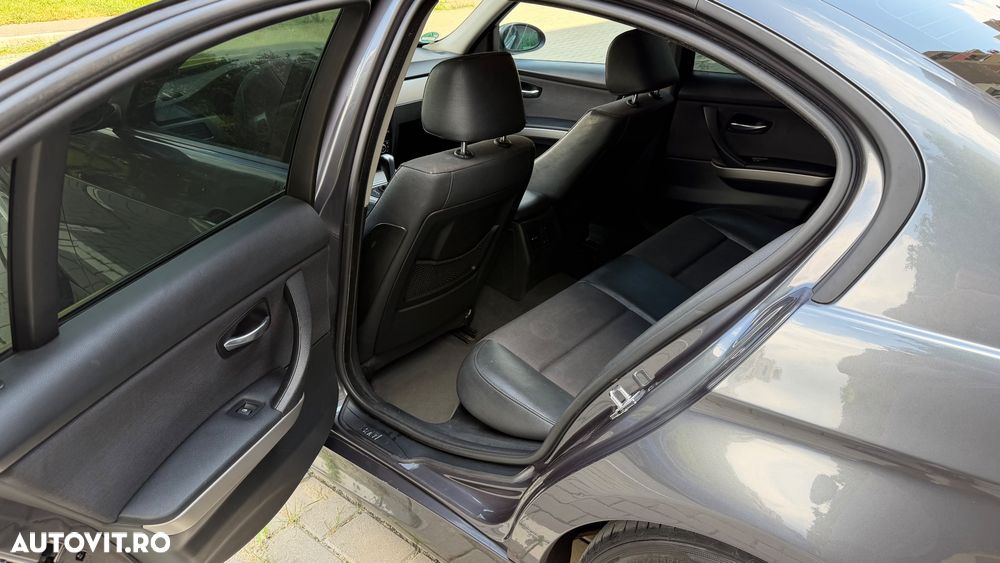 BMW Seria 3 320d DPF Aut. Edition Fleet Exclusive - 12