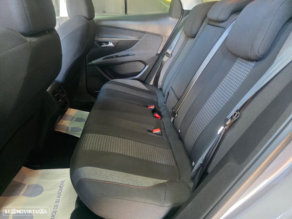 Peugeot 3008 BlueHDi 130 Stop & Start EAT8 Allure - 19